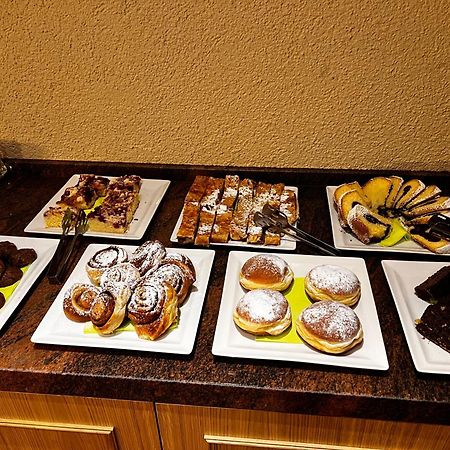 Hotel Resort Lovecka Basta ストラコニツェ エクステリア 写真